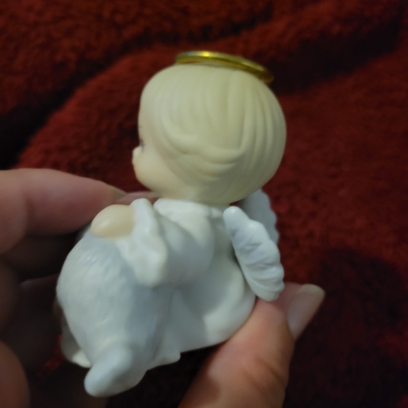 👵Looks new VINTAGE PRECIOUS MOMENTS ANGEL AND SEAL - Picture 2 of 5